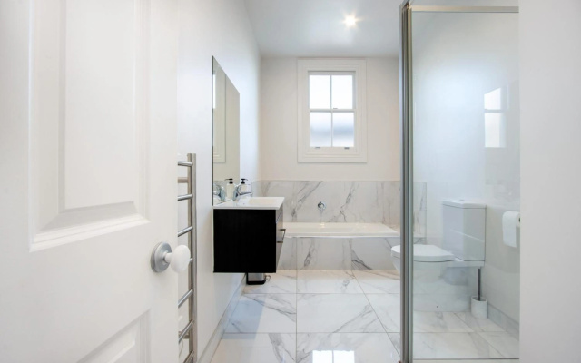 Coastal Villa - Napier Holiday Home – Guest Rooms – Napier