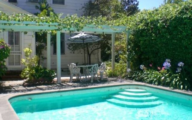 Victorian Garden Inn
