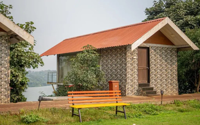 Shvas Island Resort