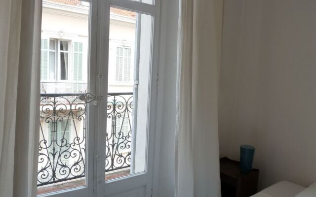 Home Rental Cannes Rue d'Alger