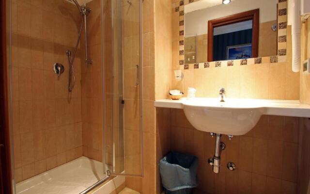 Hotel Lirico