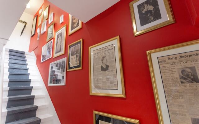 British Pad Near Earl's Court, Kens. & Hyde Park