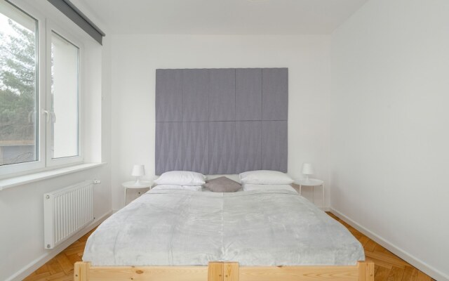 Rycerska Apartment Parking by Renters