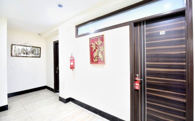 OYO 15030 Hotel ESS PEE Grand