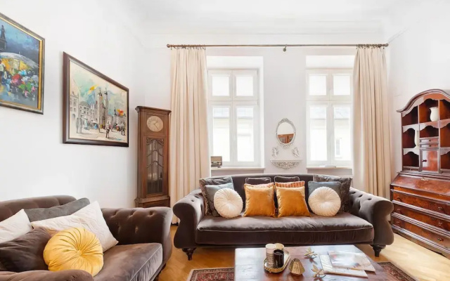 Cracovian Suite by Loft Affair