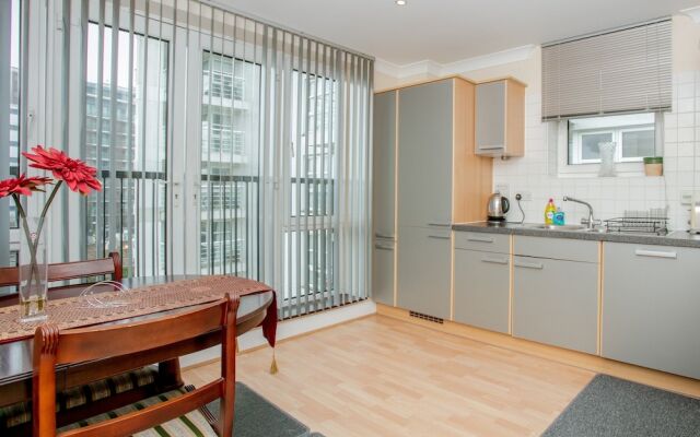 2 Bedroom Balcony Apartment In Putney