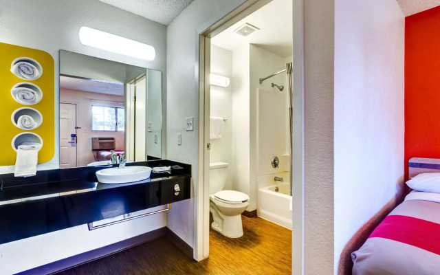 Motel 6 Wheat Ridge, CO - West - Denver North
