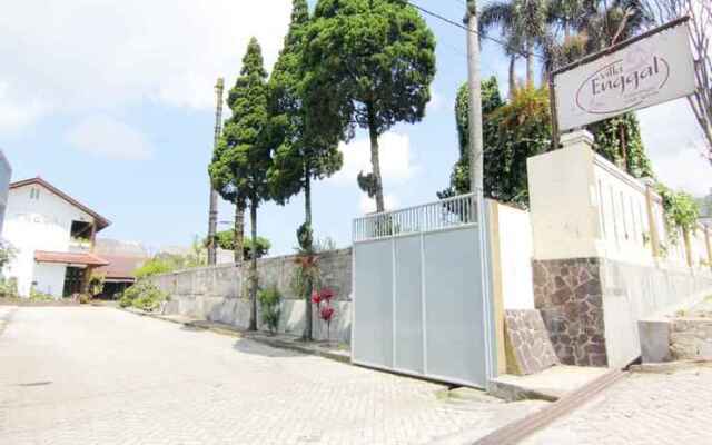 Villa Enggal