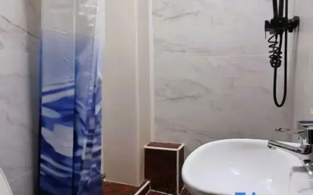Ayanchin Hotel