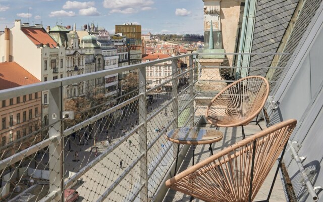 VN17 Rooftop Suites by Adrez Living