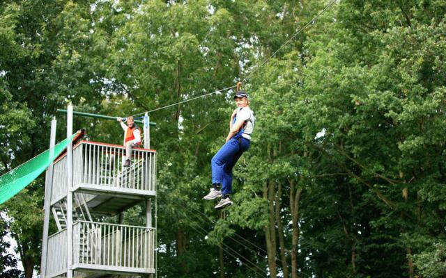 Well Furnished Mobile Home with Microwave near Water