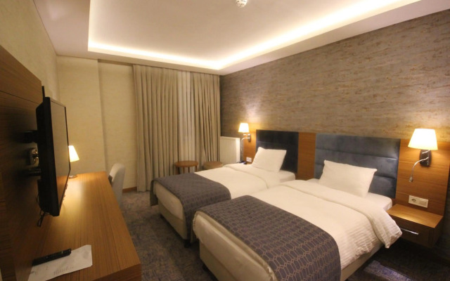Garden Zara Hotel