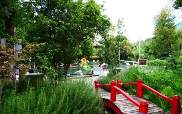 Putuoquan Hot Spring Resort