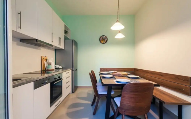 Upscale Modern Escape in the Historic Center