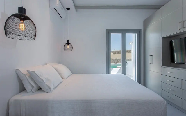 Villa Sapphire 6BR Hot Tub & Pool Ornos