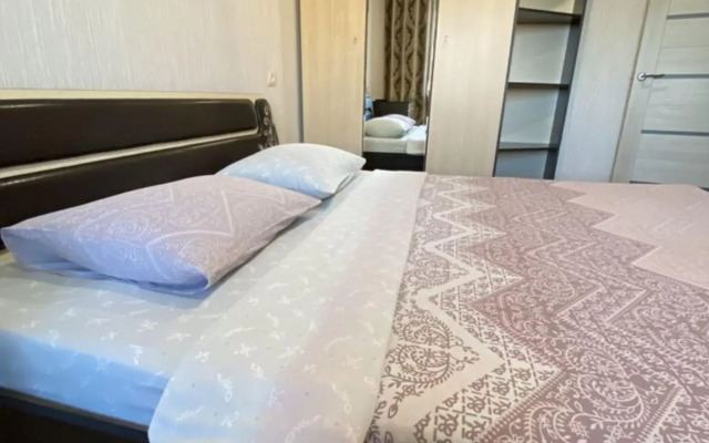 Желтый Нарцисс на улице Пархоменко