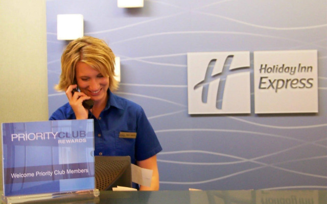 Holiday Inn Express Hotel & Suites Charlotte by IHG