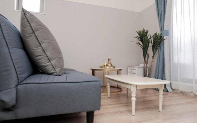 Ostay Kyoto Nijo-Jo Kawa