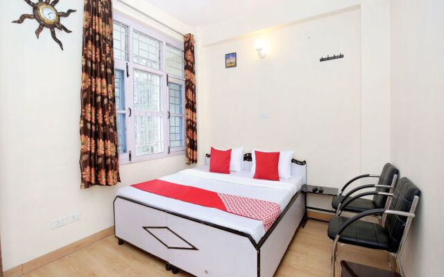 OYO 9201 Home Gorgeous Hill View 3BHK Kasaumpti Shimla