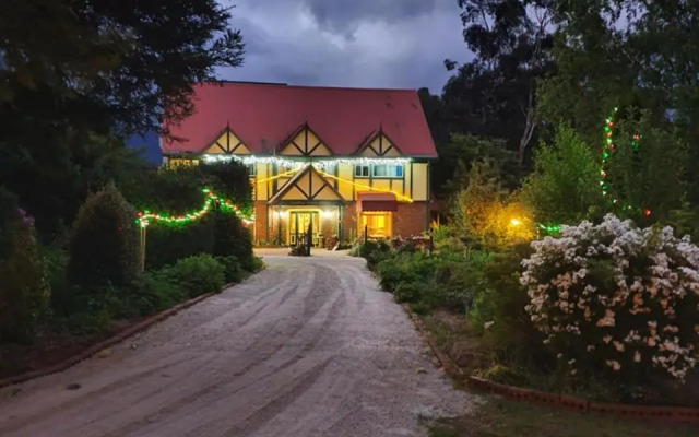 Oaktree Guest House