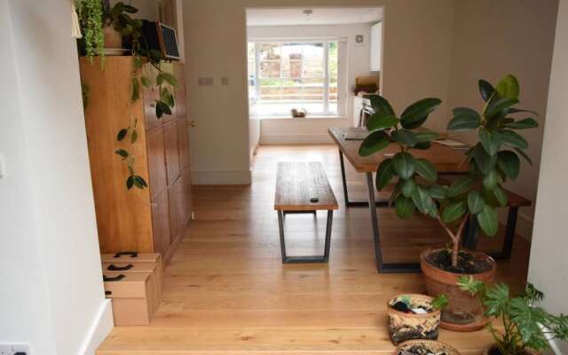 4 Bedroom House in Hackney