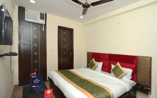 OYO 11952 Hotel Royal India