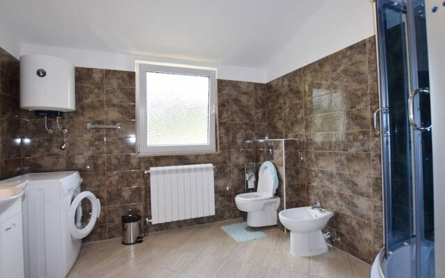 Apartment in Pula With Bbq, Parking, AC