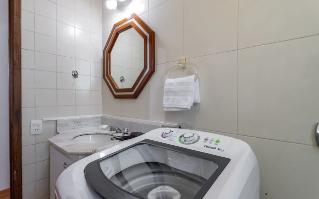 (902-A) Apartamento com Suíte no Coração Leblon