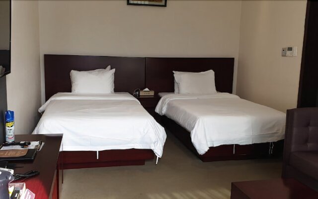 Hotel The Base