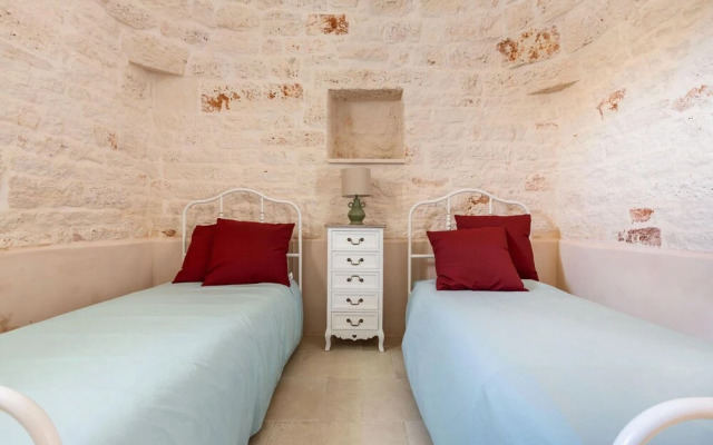 4003 Brunaldi Trulli by Perle di Puglia