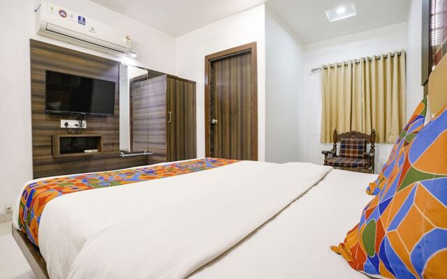 Fabhotel Ratna Palace