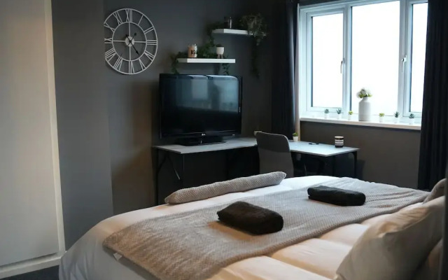 Detached Homestay With Private Rooms