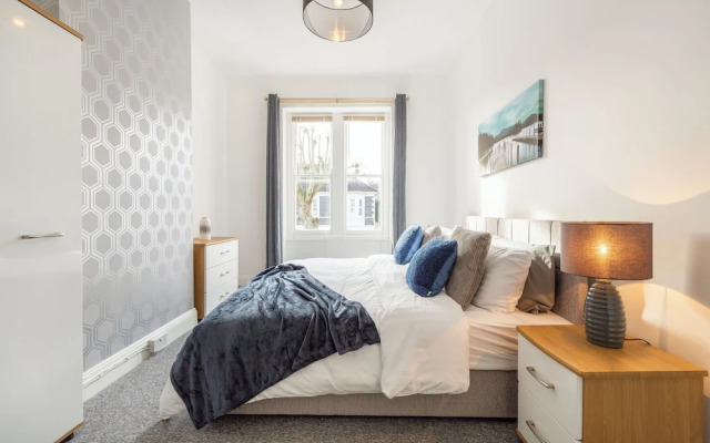 Stunning 5-bed Maisonette in Bristol