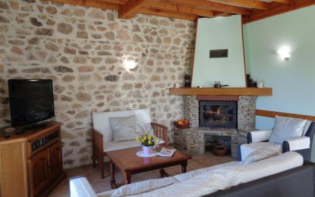 Gîte La Tuilière, 4 pièces, 6 personnes - FR-1-496-93