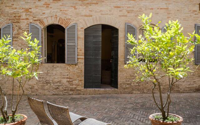 Palazzo Romani Adami
