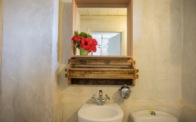 Elegant, laid-back and by the sea by VillaRentalsgr