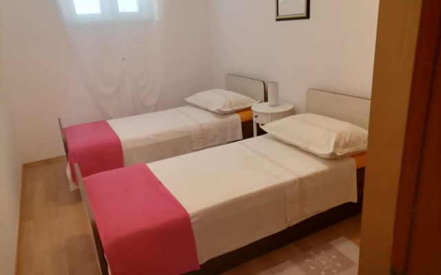Apartment Ljube