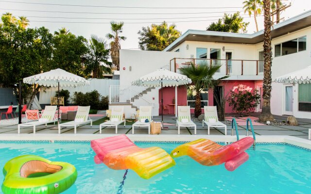 The Wesley by AvantStay – Mid-Century Modern Oasis with Pool