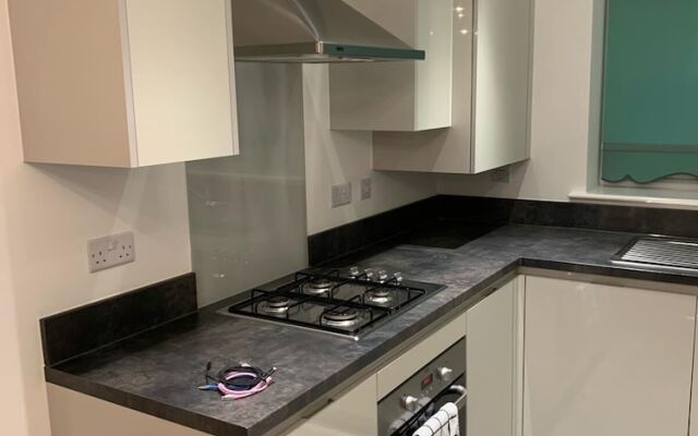 Pristine 3-bed House in Grays