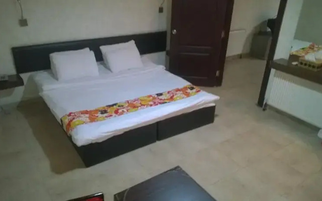 Aphamia Hotel