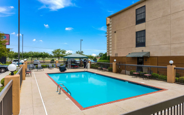 Comfort Suites Monroe