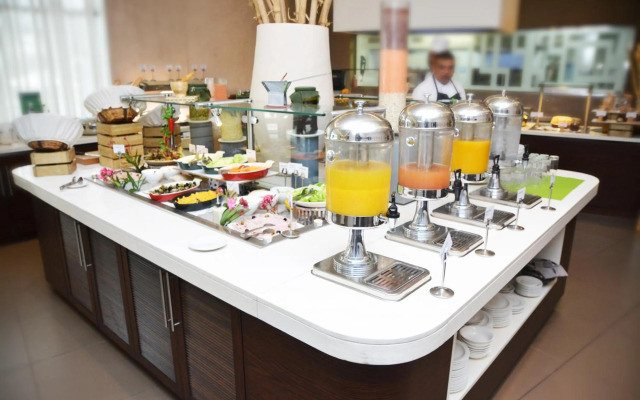 Holiday Inn Mauritius Mon Tresor by IHG