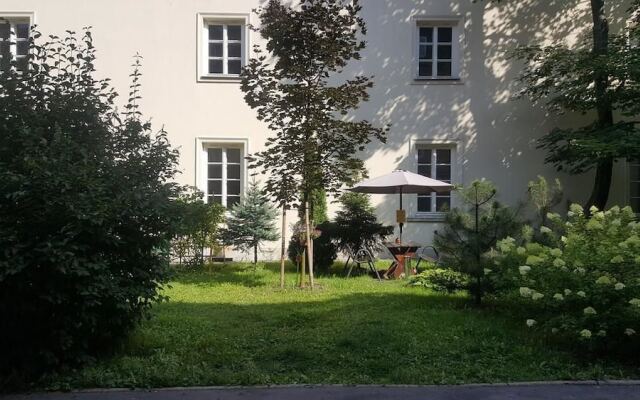 Rais Serviced Apartments