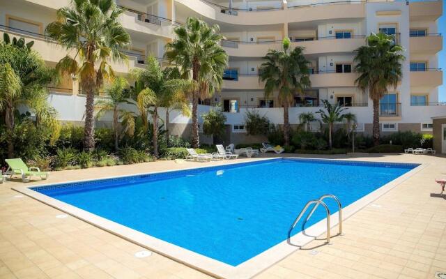 A04 - Large Modern 1 bed Apartment with pool by DreamAlgarve