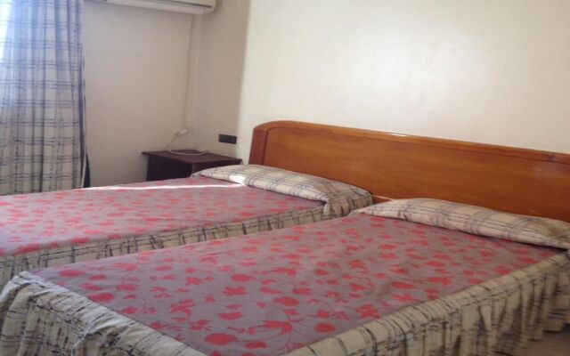 Motel Paris Dakar
