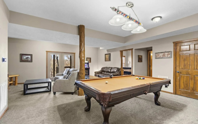 Serenity Oaks Stay for 16!