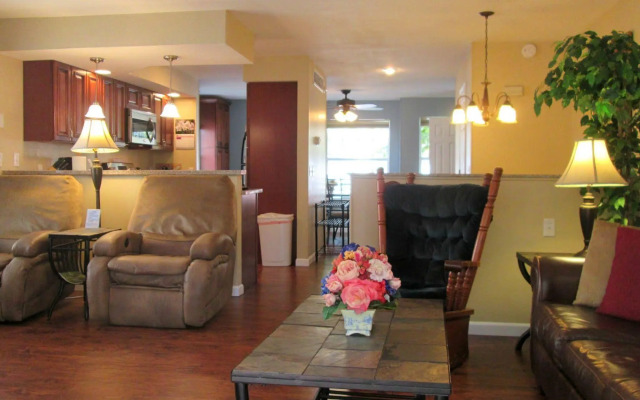 Golf 2 Screen Porches-View-Pointe Royale