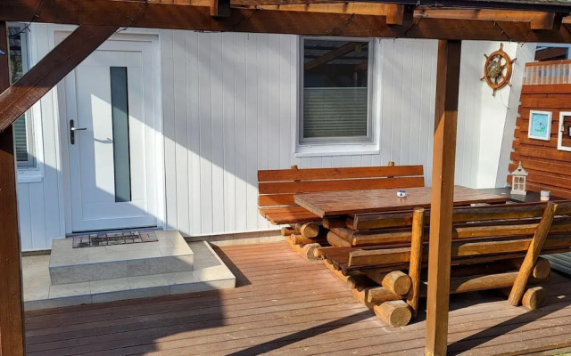 Bungalow Steps From the Sea