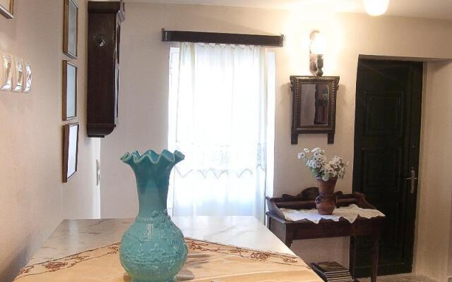 House 1910 by Zante Plaza