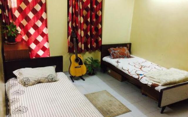 Near Airport 1Rk Shared Apartment Clean And Comfortable Stay